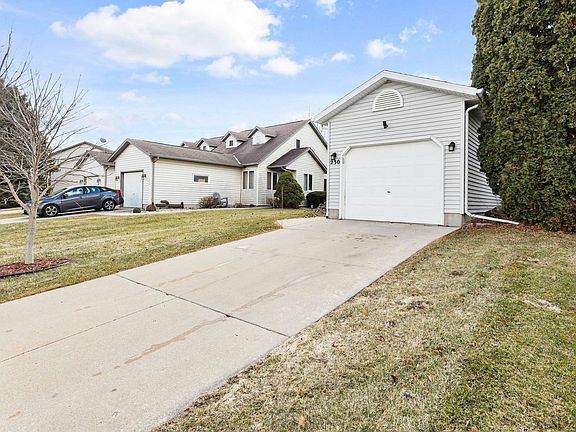 3rd image of 230 White Tail Dr