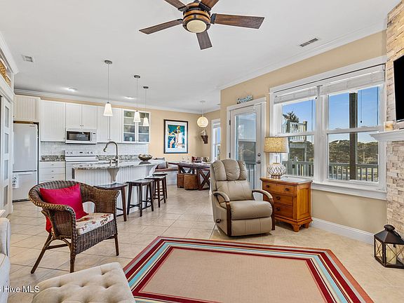 5th image of 112 Oakleaf Drive #1002-A