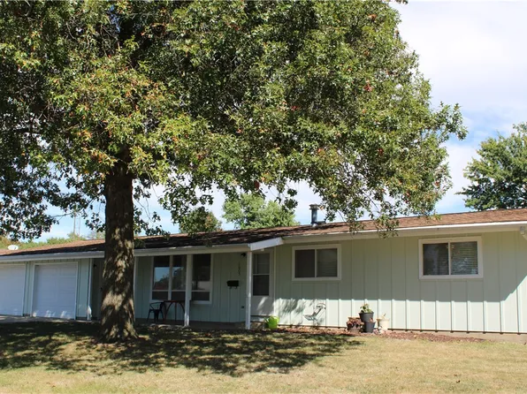 1005 N Wood St, Shelbyville, IL 62565