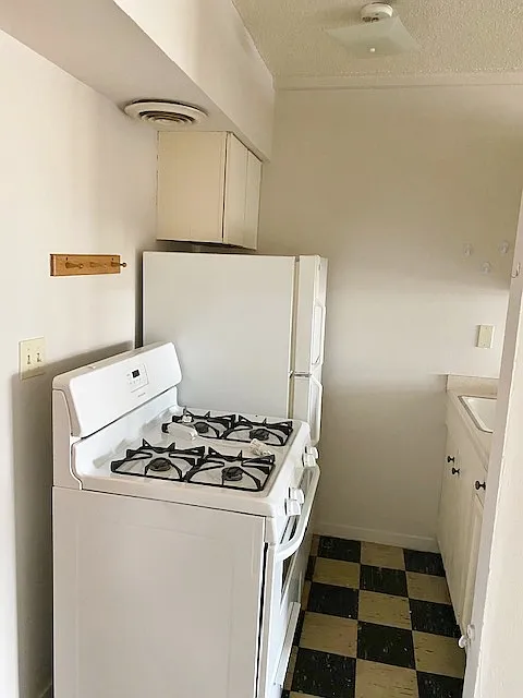 Bryant 3512 - BP - 202 — Photo 3
