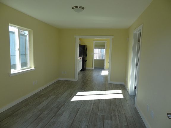 5th image of 141 Silverado Trl #House