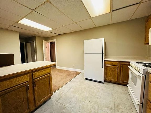 2nd image of 3205 Poppleton Ave APT 15