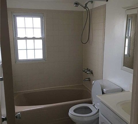 5th image of 7521 249th St