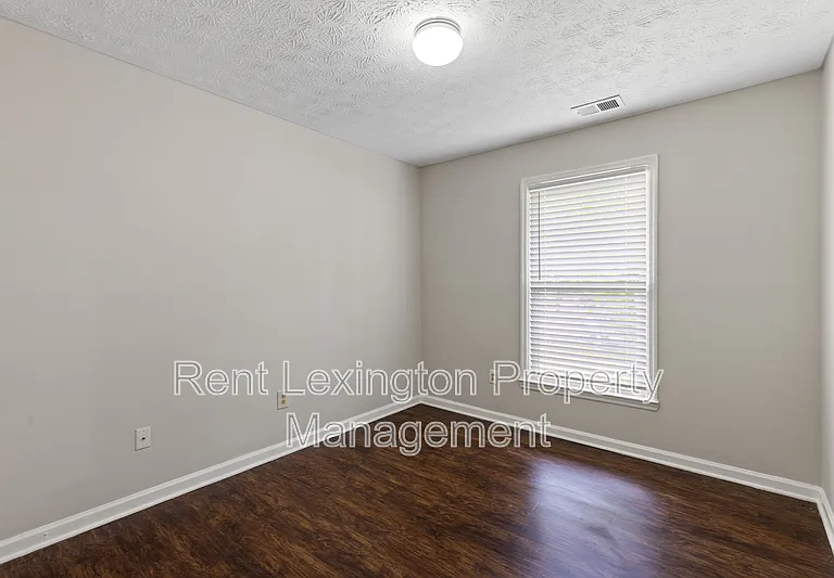4225 Steamboat Rd — Photo 16
