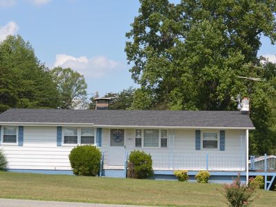 1953 Wards Rd, Hurt, VA, 24563