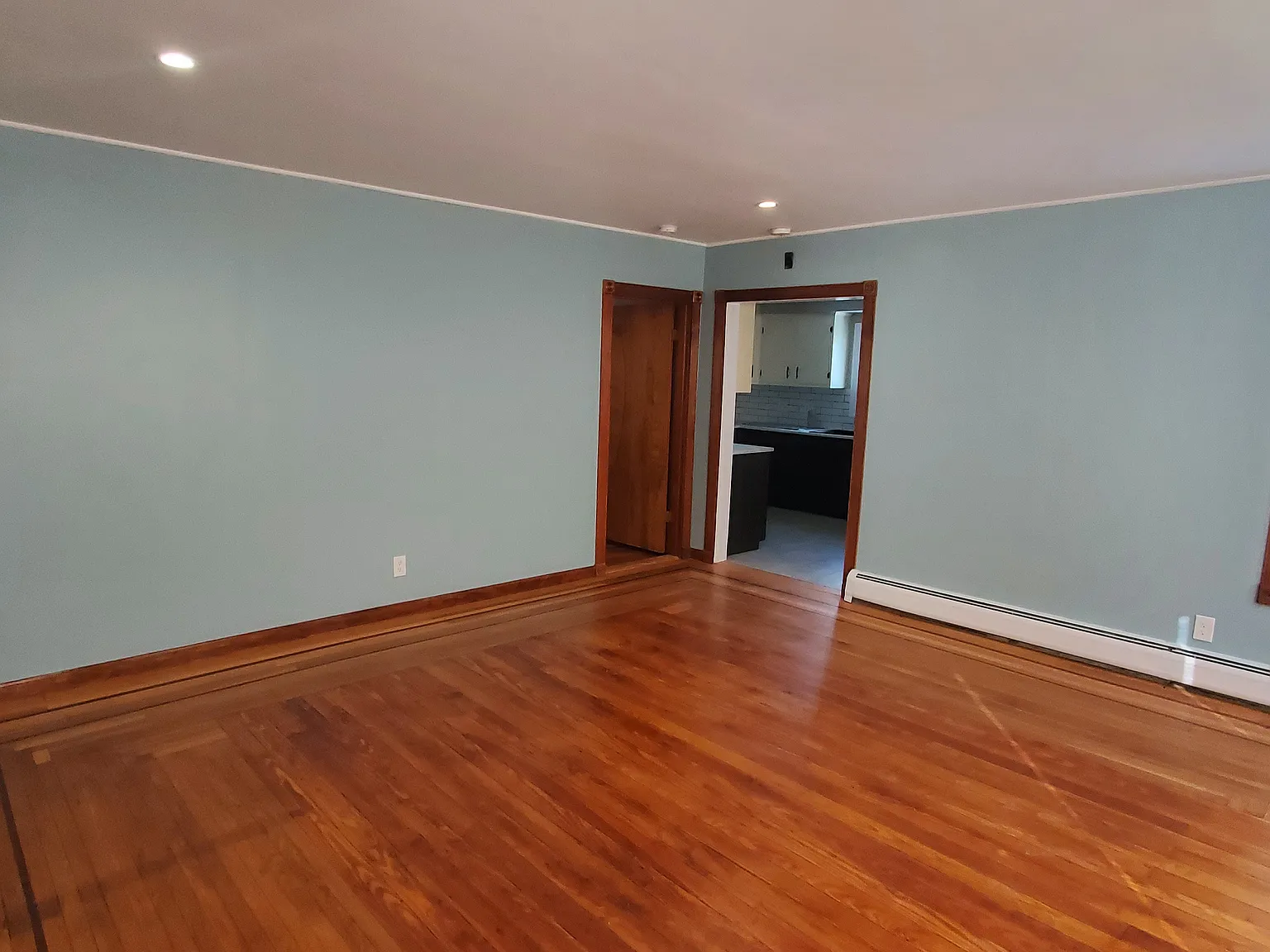 1 bed, 650 sqft, $1,400 — Photo 3