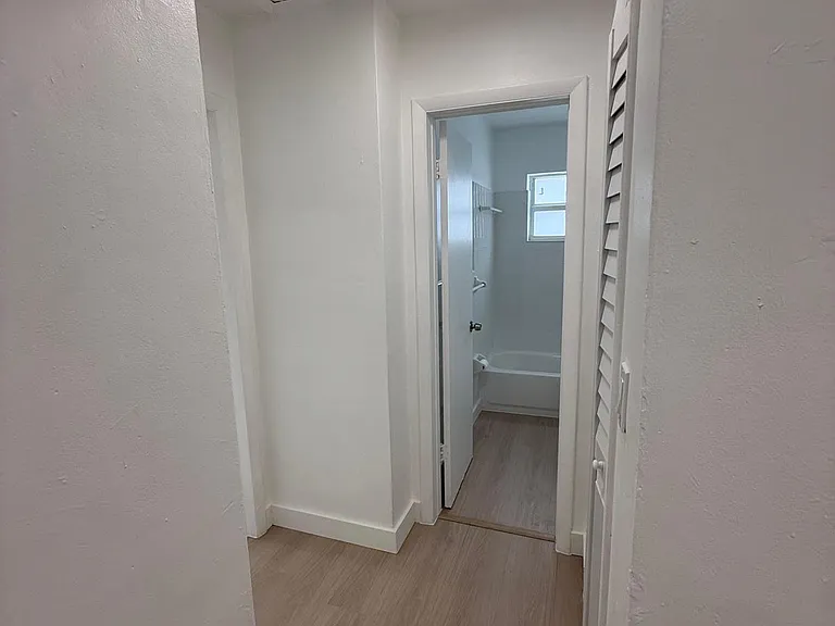 1927 Roosevelt St #8A — Photo 7