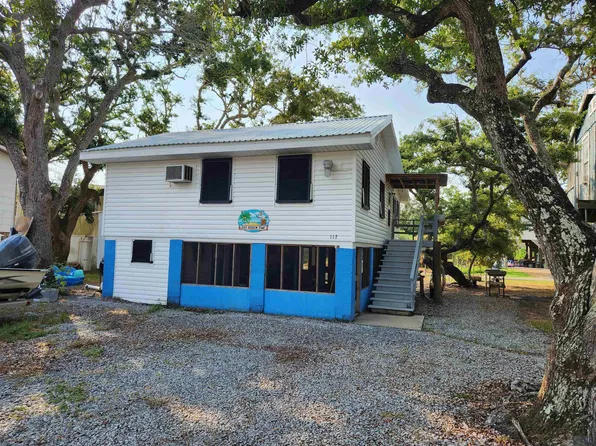 117 Live Oak Dr, Grand Isle, LA 70358