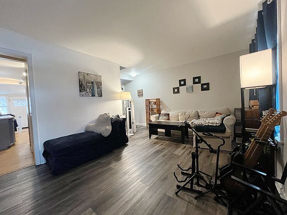 4th image of 2950 Desplaines Ave #2950