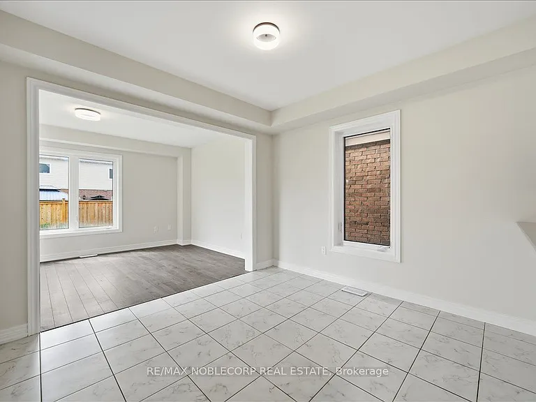 226 Bruce Cameron Dr — Photo 19
