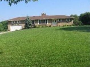 8975 Billings Rd, Kirtland, OH 44094