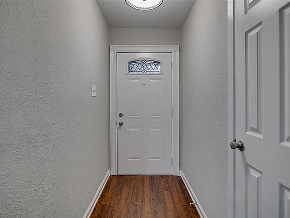 3rd image of 6824 John Dr