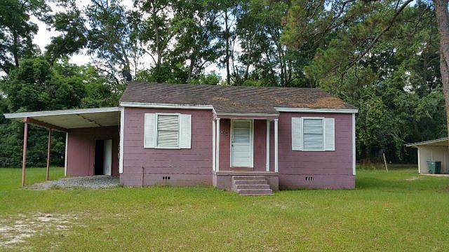 1st image of 421 Moody Dr