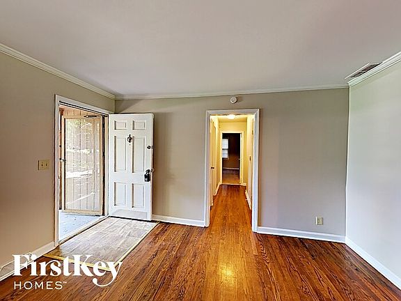 3rd image of 4060 Westover Dr