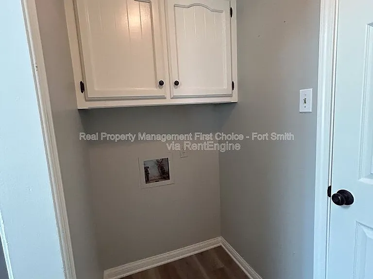 1406 Strozier Ct — Photo 8