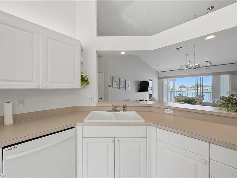 3320 W Crown Pointe Blvd #201 — Photo 12