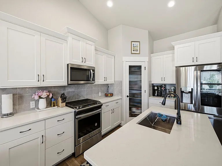5029 Long Dr — Photo 3