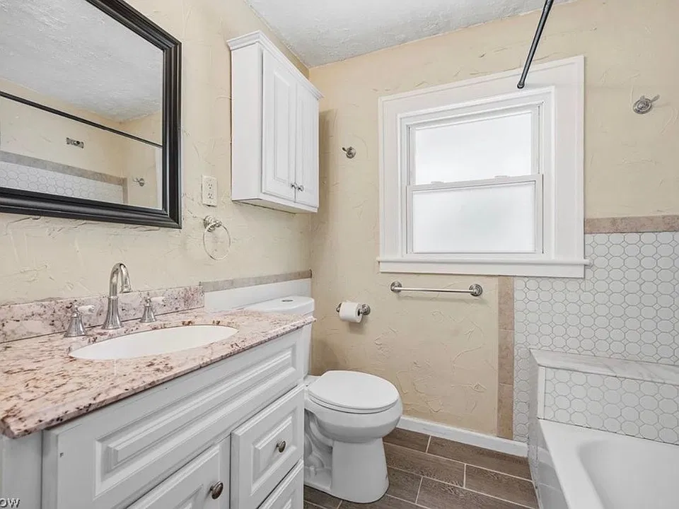 1415-17 Lakewood Ave