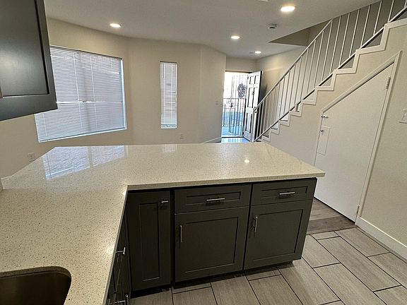 4th image of 10441 McVine Ave #1
