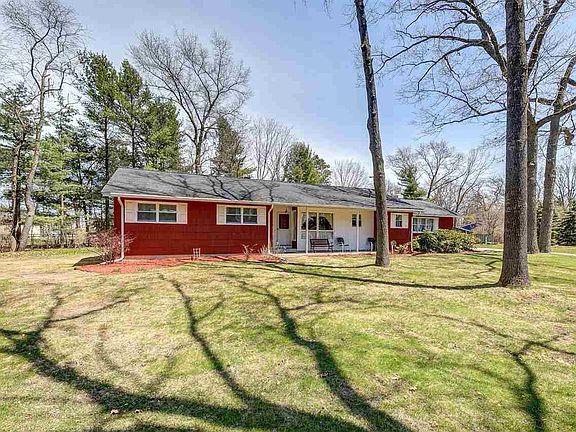 3rd image of 801 Calvin Dr