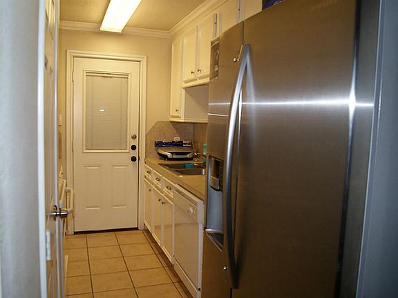 5th image of 2410 Morning Glory St #A