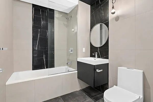 Bathroom, photo 1