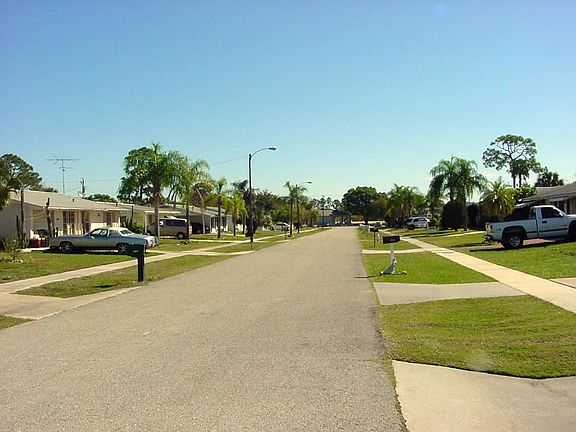 Quiet road to Biscayne Blvd