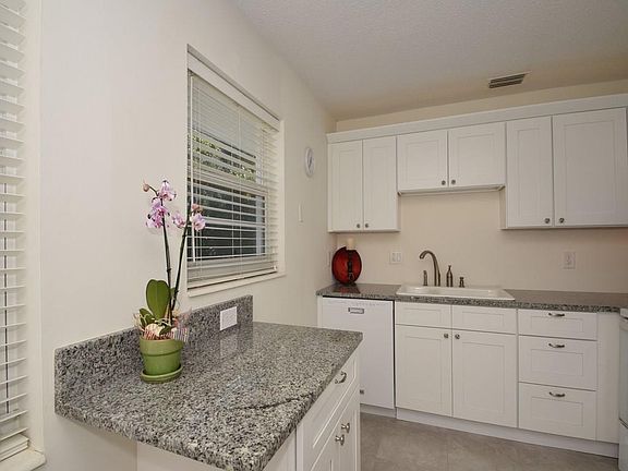 4th image of 2800 Indian River Blvd