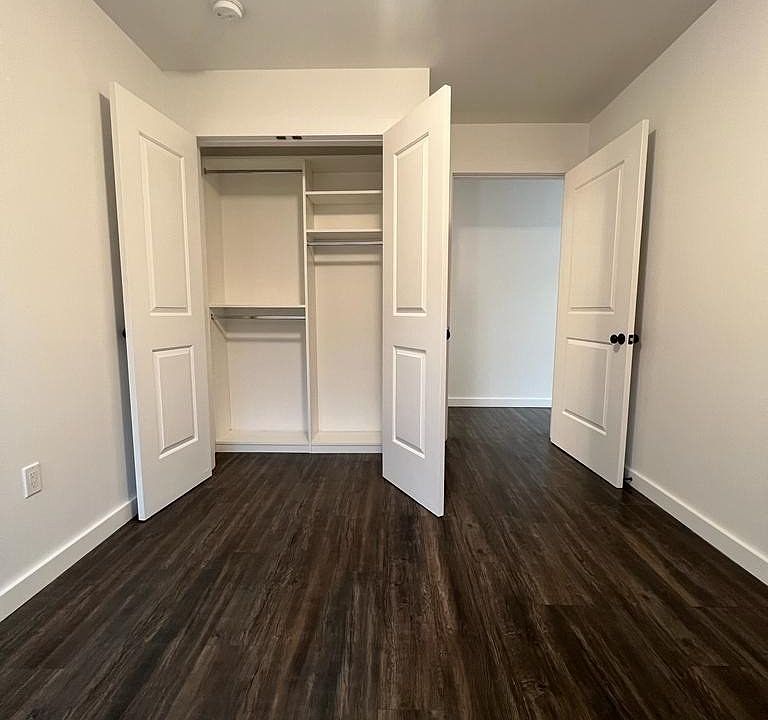 1st image of 2553 38th St #4C