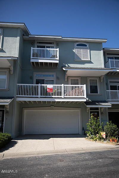 1st image of 723 W Beach Blvd