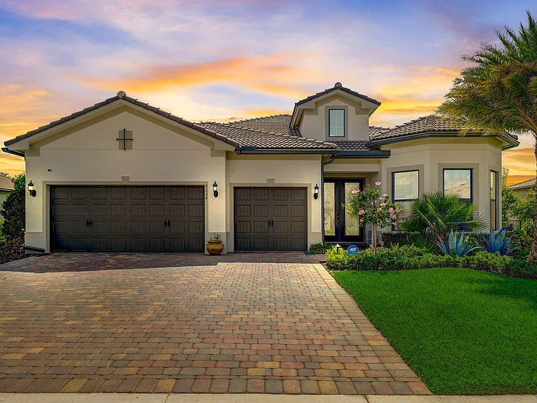 9234 Balsamo Dr — Photo 60