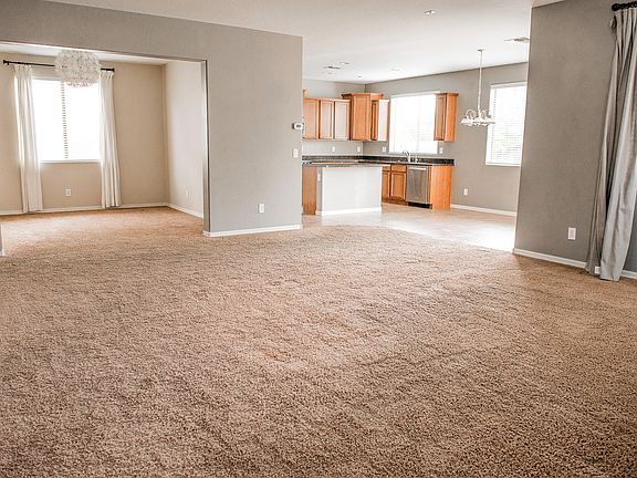 4th image of 4504 E Santa Fe Ln