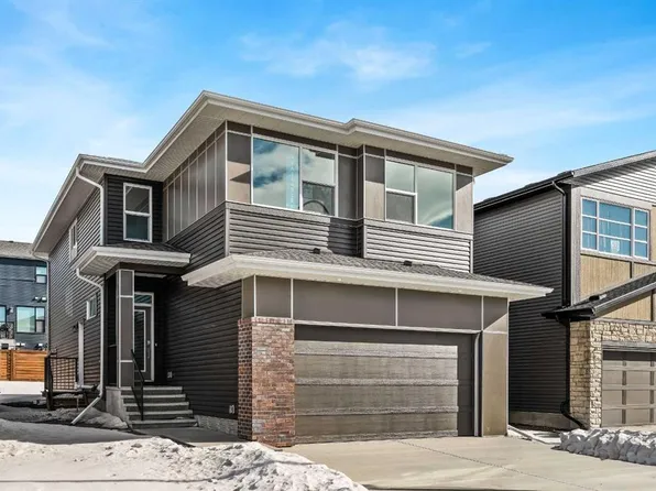 506 W Lucas Way NW, Calgary, AB T3P 2E7