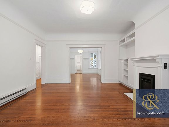 4th image of 1056 Cole St