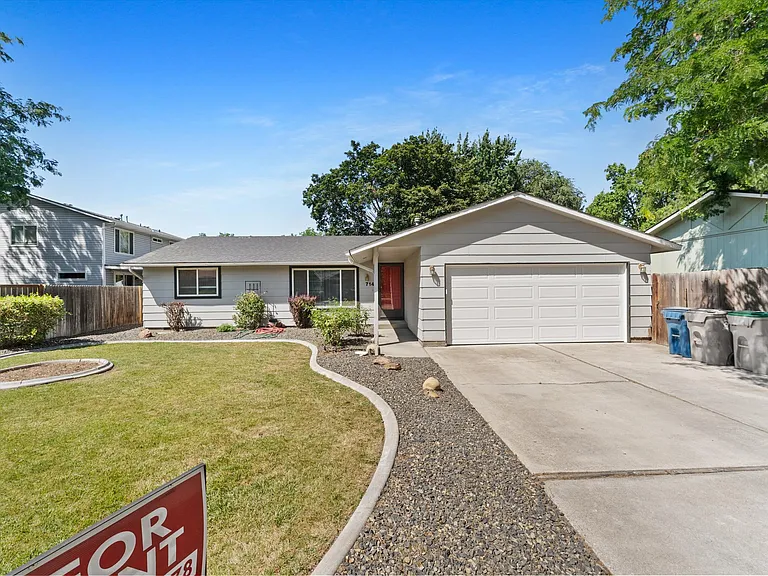 714 S Berwick Dr — Photo 26