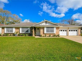 502 Elm St, El Campo, TX 77437