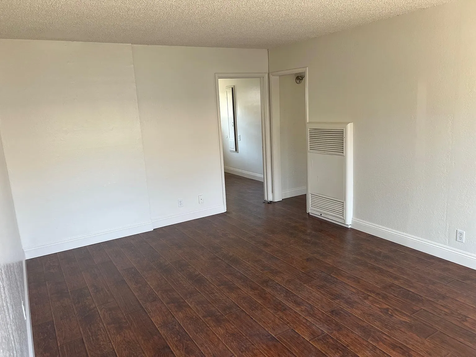 2 bed, 900 sqft, $1,295 — Photo 2
