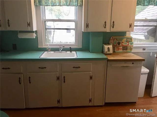 4 bed, 1.5 bath, 1716 sqft, $2,300 — Photo 4