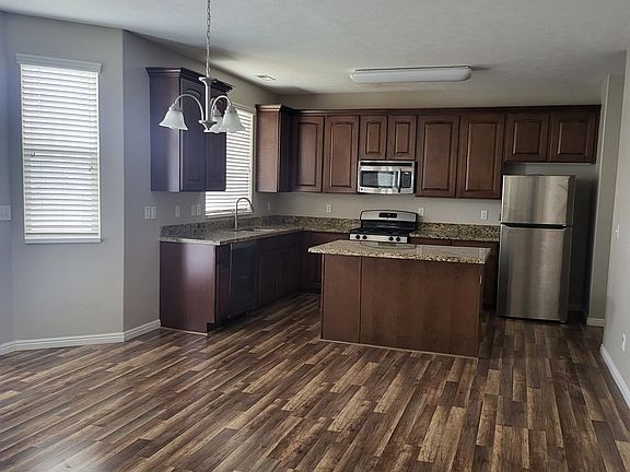 2nd image of 2019 W Loveland Ct