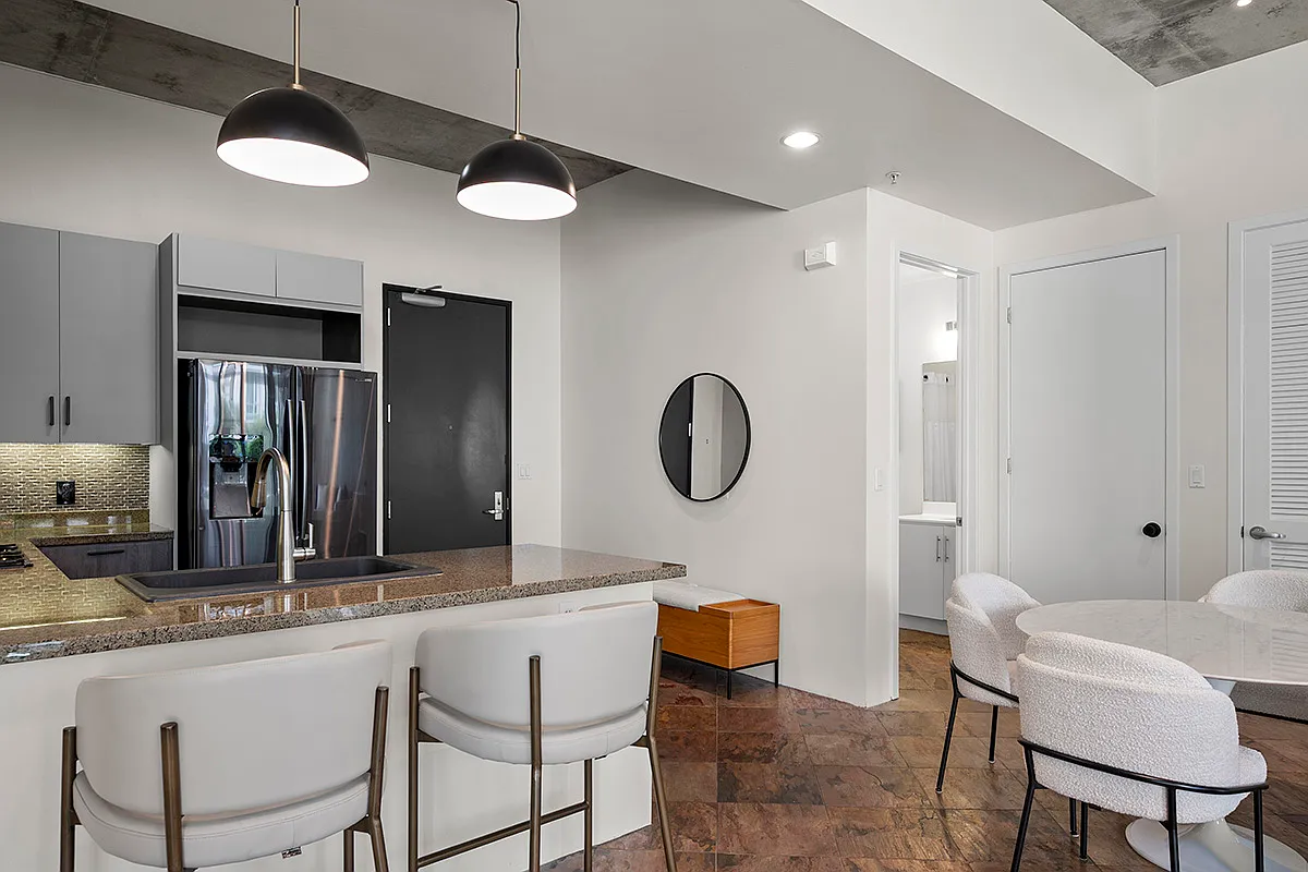 2 bed, 1094 sqft, $5,500 — Photo 4