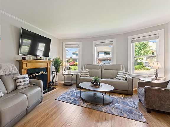 5th image of 36 Lakeview Avenue