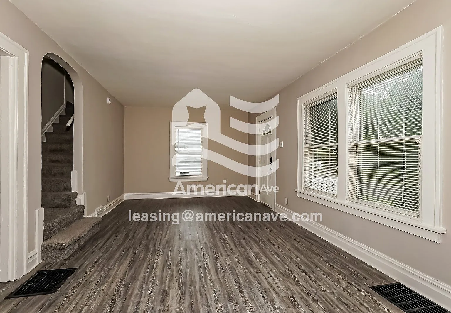 3 bed, 1.0 bath, 1298 sqft, $1,297 — Photo 3
