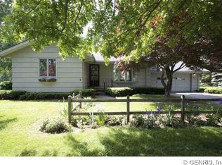 1817 English Rd, Rochester, NY 14616