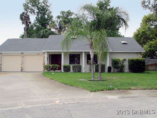 1st image of 622 Ipswich Ln