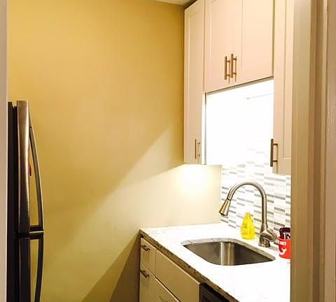 4th image of 201 E 36th St APT 14G