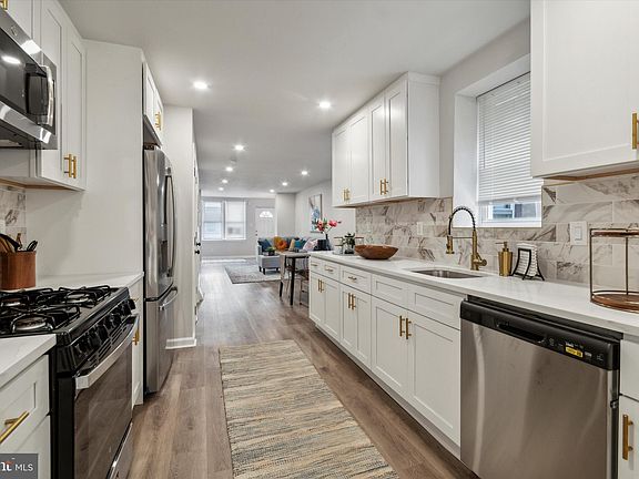 3rd image of 3222 N Etting St