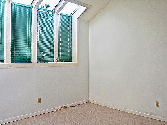 3rd image of 6010 Fairview Forest Dr