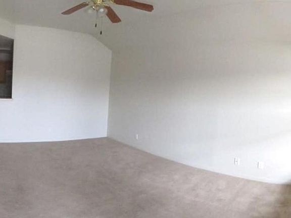 4th image of 2105 Schorn Dr APT B