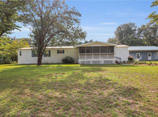 99 Pioneer Rd, Jesup, GA 31545