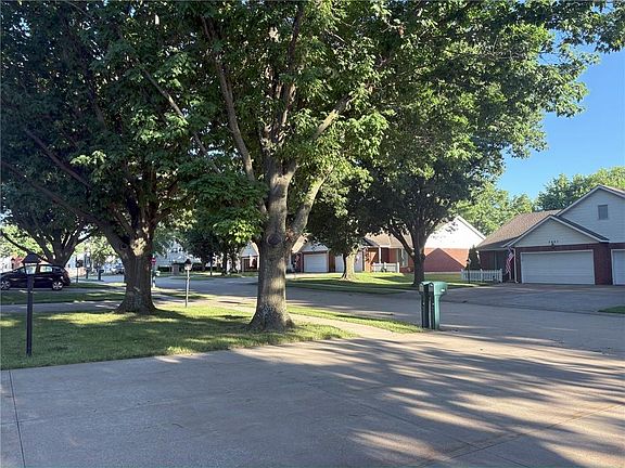4th image of 3912 Westgate Dr